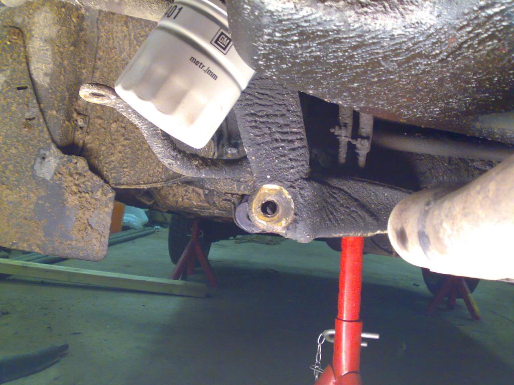 gal/Projektit/GSI_16V_88/091121_alatukivarsien_kiinnityspisteet/21112009653.jpg