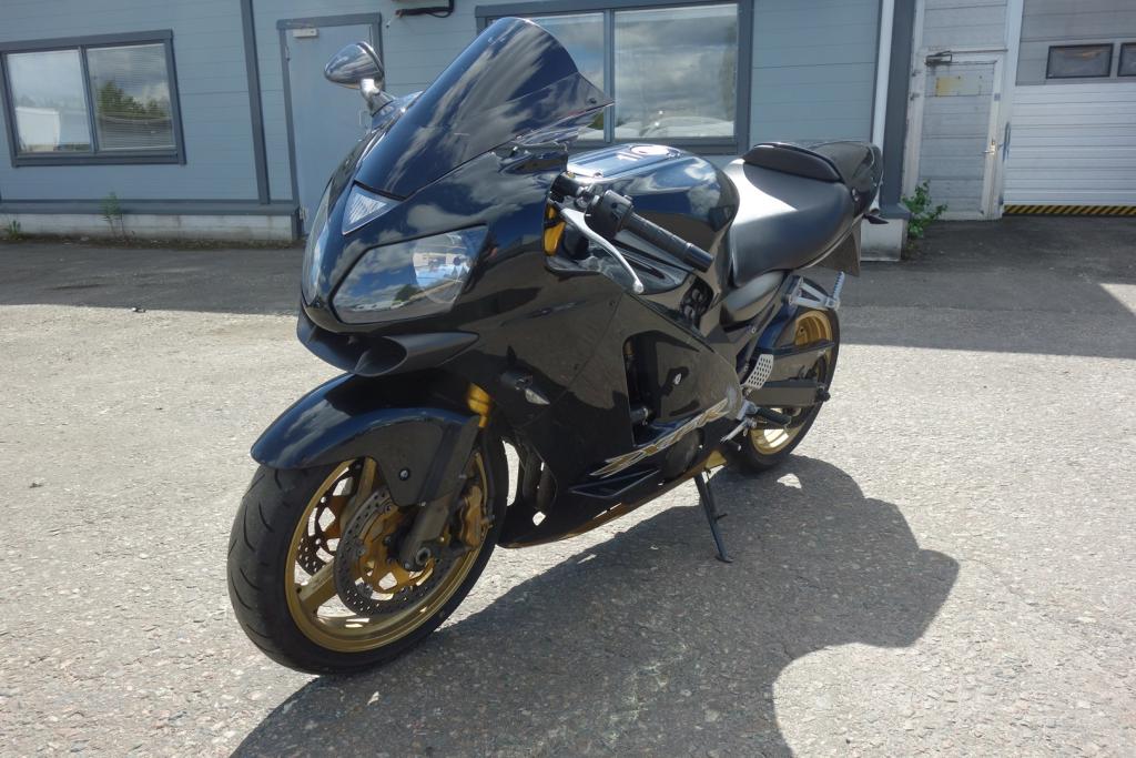 gal/Projektit/ZX-12R_04/kuva6.jpg